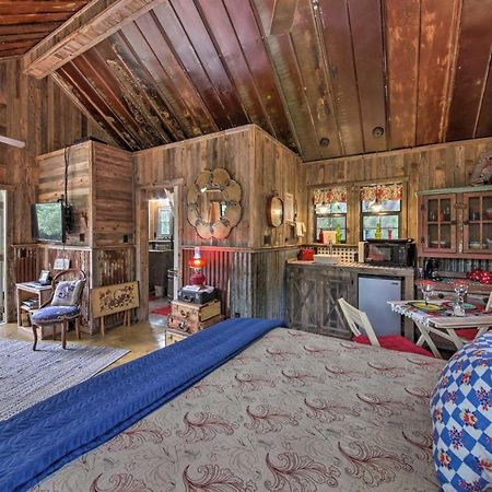 Snuggle Inn Wimberley Cabin With Fire Pit And Deck Eksteriør bilde