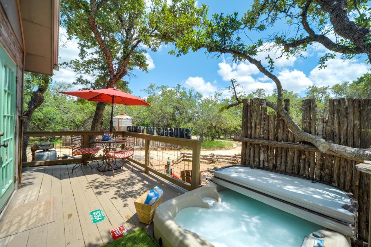 Snuggle Inn Wimberley Cabin With Fire Pit And Deck Eksteriør bilde