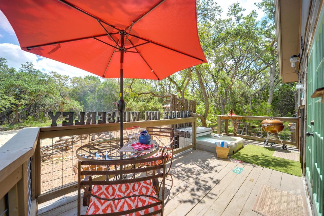 Snuggle Inn Wimberley Cabin With Fire Pit And Deck Eksteriør bilde
