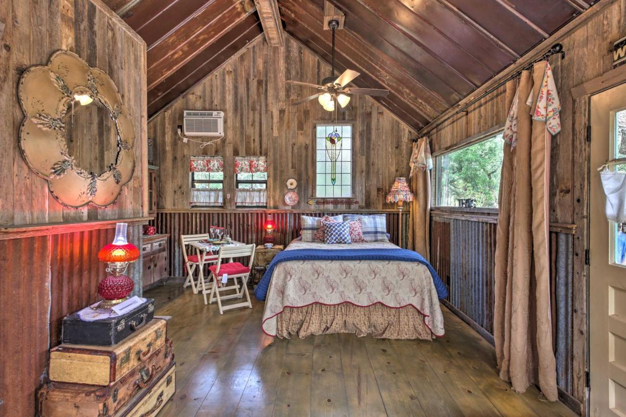 Snuggle Inn Wimberley Cabin With Fire Pit And Deck Eksteriør bilde